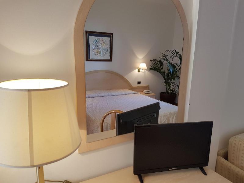 Hotel Gabbiano Beach Vieste Esterno foto