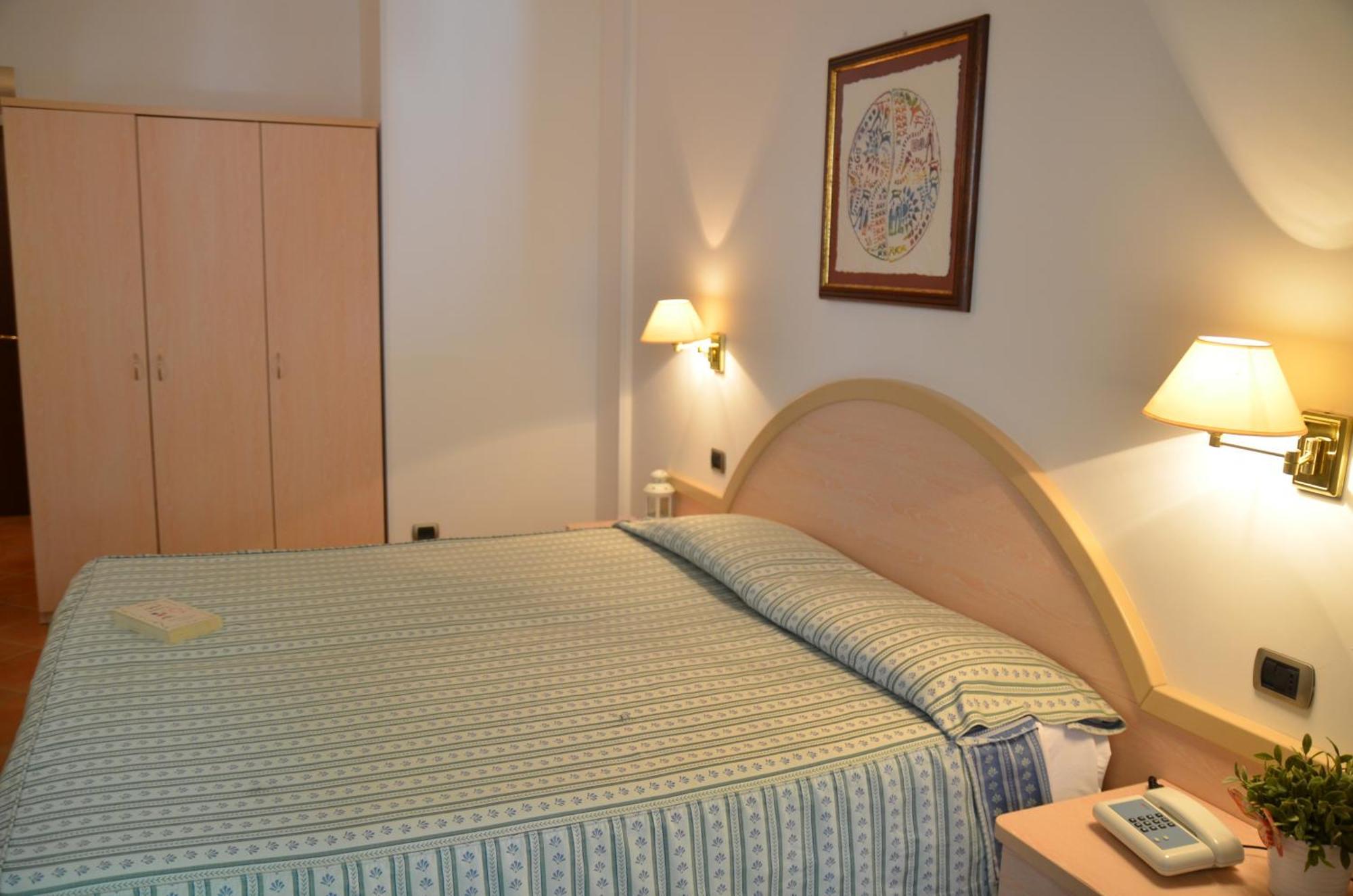 Hotel Gabbiano Beach Vieste Esterno foto